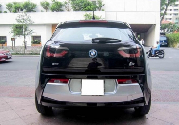 2 Bmw I3   Xe Dien Dau Tien Va Duy Nhat Tai Viet Nam