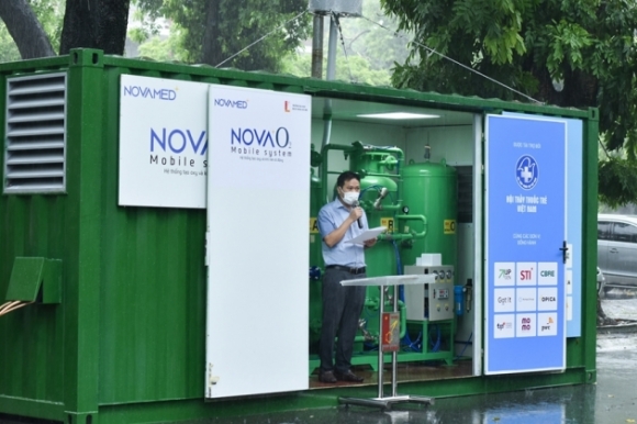 1 Container Tao Oxy Khi Nen Di Dong Made In Viet Nam Dieu Tri Covid 19