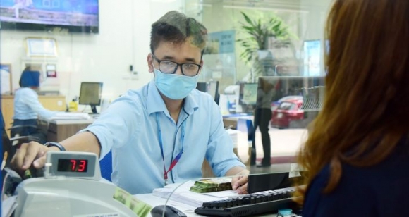 1 Su Tan Cong Tu Cu Dan Mang Va Len Tieng Phia Ngan Hang Vietcombank