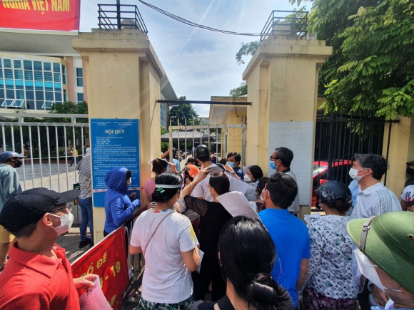 5 Nhieu Diem Tiem Chung Tai Ha Noi Dong Nghet Chen Lan
