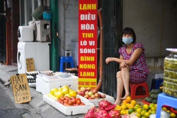 1 Tiem Cat Toc Phu Kien Dien Thoai Chuyen Sang Ban Rau Cu Qua