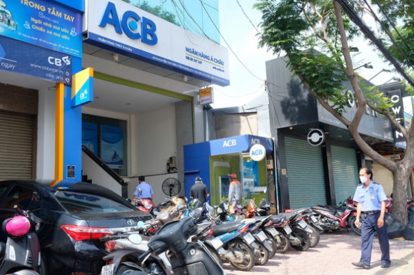 15 Nguoi Dan Quan 7 Mung Ro Di Sieu Thi Quan An Lien Tuc Chot Don Qua App