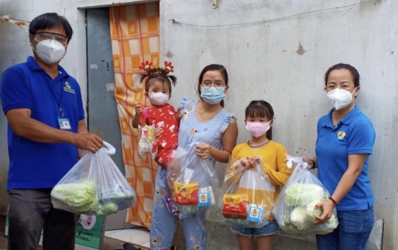 15 Mang Tet Trung Thu Den Voi Thieu Nhi Trong Cac Benh Vien Da Chien Khu Phong Toa