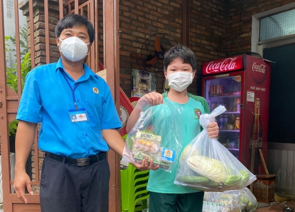 16 Mang Tet Trung Thu Den Voi Thieu Nhi Trong Cac Benh Vien Da Chien Khu Phong Toa