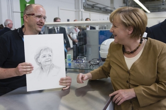 1 Khi Nuoc Duc Khong Co Merkel