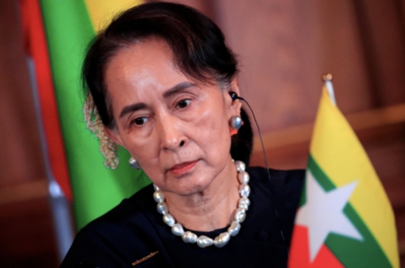 1 Ba Aung San Suu Kyi Met Moi Vi Hau Toa Qua Nhieu