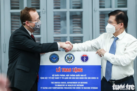 1 My Ban Giao Tu Lanh Am Sau Luu Tru Vac Xin Pfizer Cho Viet Nam