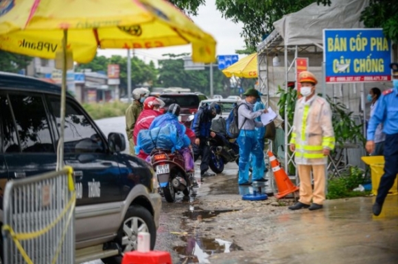 7 Nguoi Dan Tu Do Vao Ha Noi Tai Cac Chot Cua Ngo