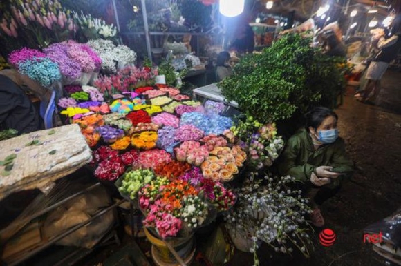 17 Cho Hoa Lon Nhat Ha Noi Dong Nghet Khach Tu To Mo Sang