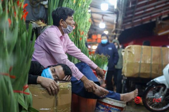 19 Cho Hoa Lon Nhat Ha Noi Dong Nghet Khach Tu To Mo Sang