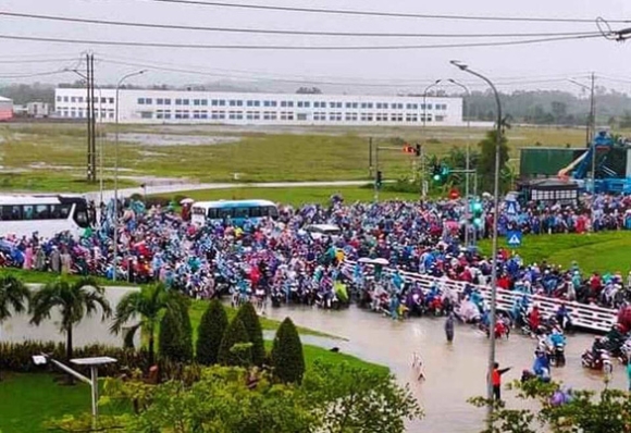 3 Mot Nguoi Bi Nuoc Lu Cuon Troi Ngap Bua Vay Ca Tinh Quang Ngai