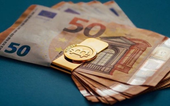 1 Duc Ban Dau Gia So Bitcoin Bi Tich Thu Voi Gia Chiet Khau Nguoi Dan Chen Nhau Mua De Kiem Loi