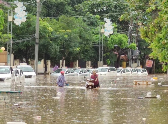 2 Mua Lon Lam Sat Lo Nui Ngap Nang O Quy Nhon