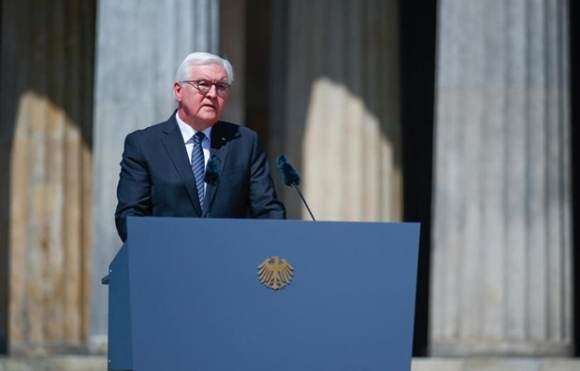 1 Lien Minh Xanh Do Vang Ung Ho Tong Thong Steinmeier Tai Cu