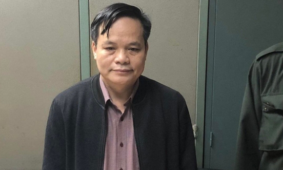 1 Bat Giam Doc Cdc Bac Giang Vi Nhan Tien Lai Qua Tu Viet A Qua Trung Gian