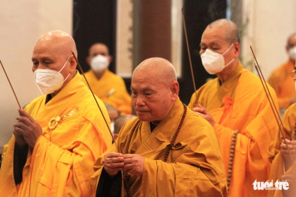 1 Thien Su Thich Nhat Hanh Da Huong Dan Nhan Loai Tim Den Con Duong Dung Dan Ve Doi Song Hanh Phuc