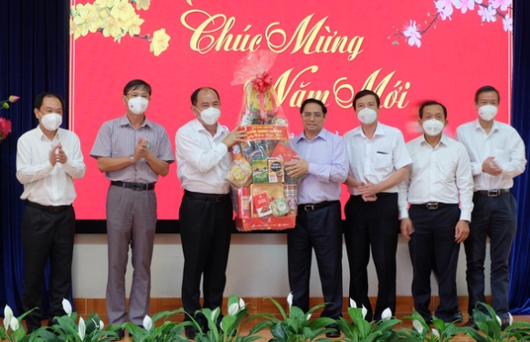 2 Thu Tuong Than Toc Tiem Vac Xin Cho Tre 12 17 Tuoi De Mo Cua Lai Truong Hoc