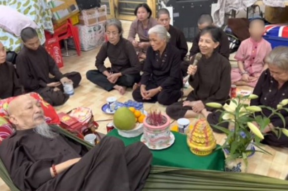 1 Le Tung Van Van Tap Trung De Tu Toi Tinh That Bong Lai Hanh Le Trang Trong Tham Chi Duoc Te Song Du Dang Bi Khoi To