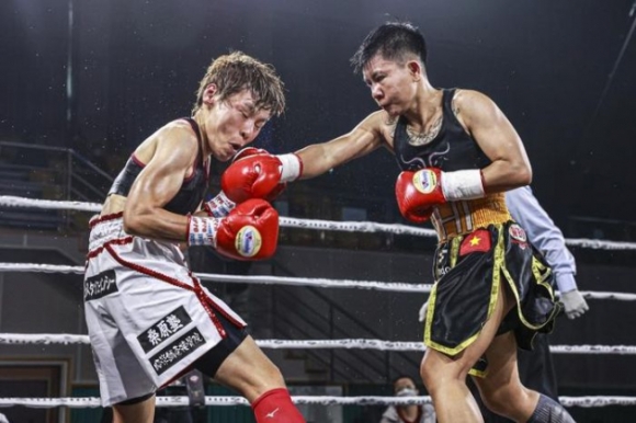 2 Co Be Ban Ve So Vo Dich Boxing The Gioi Va Tran Danh Doi Doi