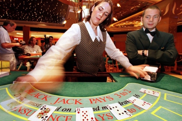 1 Them Mot Tinh Muon Cho Nguoi Viet Vao Casino