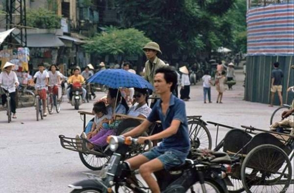 4 Giao Thong Ha Noi Nam 1991 Qua Ong Kinh Nhiep Anh Gia Duc