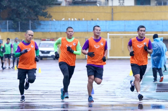 2 4 Trong Tai Khong Vuot Qua Bai Kiem Tra The Luc Trong Ngay Ha Noi Ret Buot