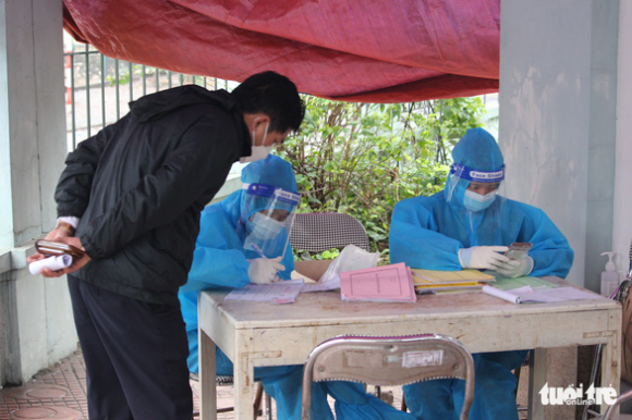 1 Ha Noi Quan Hoang Mai Khong Con Tinh Trang Xep Hang Cho Xac Nhan F0