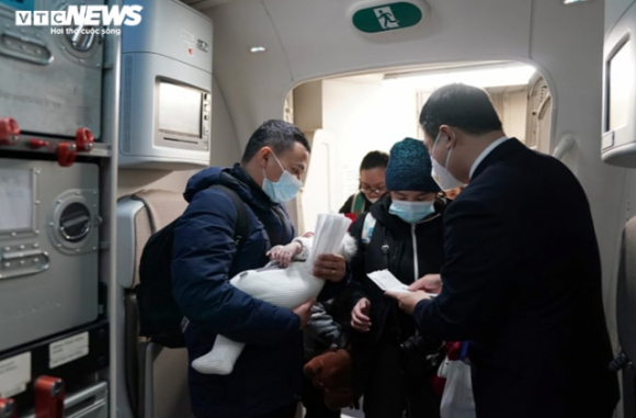 5 Anh 287 Nguoi Viet O Ukraine Tren Chuyen Bay Ve Nuoc