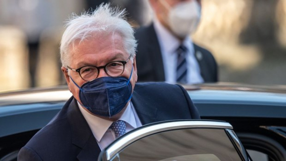 1 Tong Thong Duc Frank Walter Steinmeier Va Phu Nhan Mac Covid 19