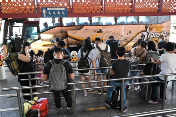 1 Singapore Vua Thong Bao Mo Cua Nhu Cau Di Lai Nuoc Ngoai Tang Vot