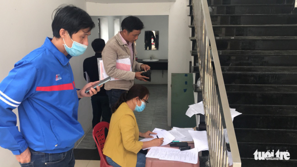 3 Da Nang Xep Hang Tu Mo Sang 3 Ngay Van Chua Duoc Lam So Do