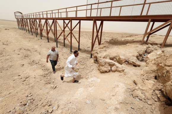 1 Bien Doi Khi Hau Khien Ho Rong 5km Vuong O Iraq Thanh Cai Ao Nho