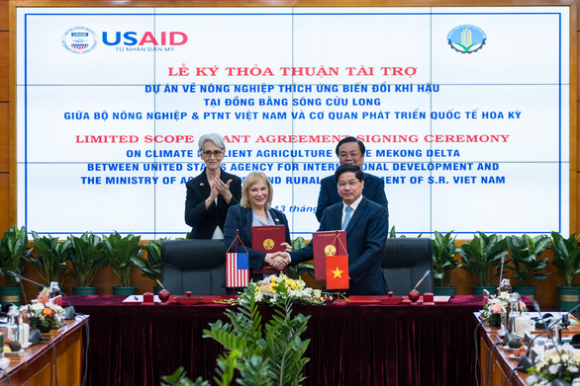 1 My Cong Bo Nhieu Du An Hang Chuc Trieu Usd De Ho Tro Viet Nam
