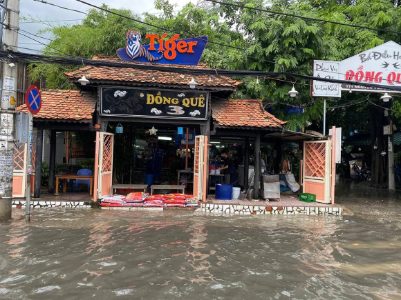3 Mua Xoi Xa Chieu Cuoi Tuan Khap Nga Duong Tphcm Ngap Menh Mong