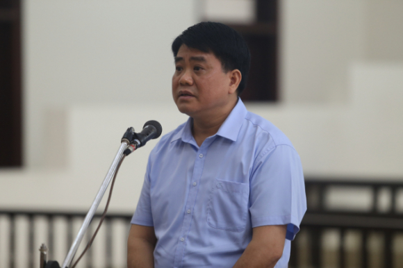 1 Ong Nguyen Duc Chung Khong Con Keu Oan De Phien Toa Som Khep Lai