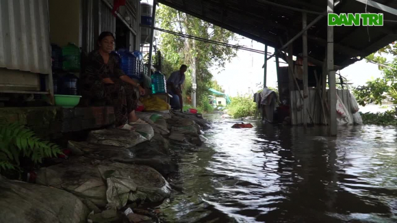 1 Duong Co Nhu Khong Dan Nom Nop Lo Nha Roi Vao Mieng Ha Ba