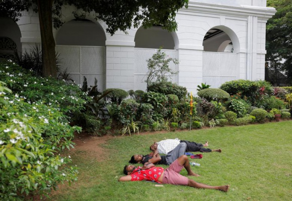 2 Khung Hoang Sri Lanka Leo Thang Khi Thu Tuong Tranh Cu Tong Thong