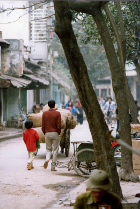 3 Loat Anh Mot Thoi De Nho Ve Tre Em Ha Noi Hau Bao Cap