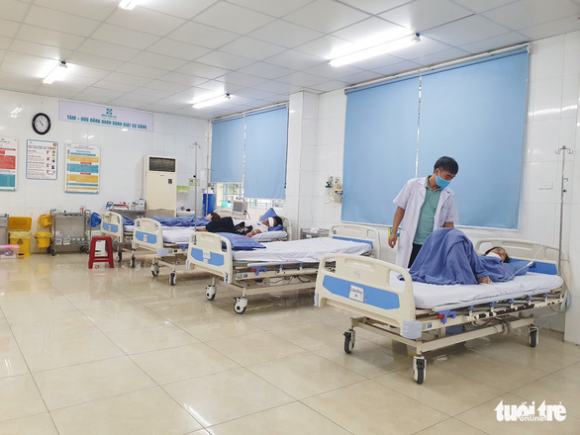 1 Doan Khach 100 Nguoi Tu Ha Noi Vao Da Nang Du Lich 24 Nguoi Vao Vien Do Ngo Doc