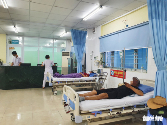 2 Doan Khach 100 Nguoi Tu Ha Noi Vao Da Nang Du Lich 24 Nguoi Vao Vien Do Ngo Doc