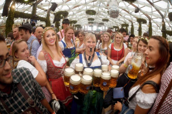 1 Le Hoi Bia Oktoberfest Tro Lai Khong Co Han Che Lien Quan Den Dich Covid 19