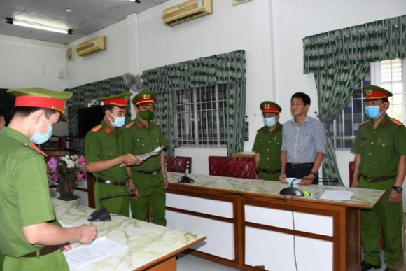 1 Vu Viet A Ky Luat Giam Doc Pho Giam Doc So Y Te Tra Vinh