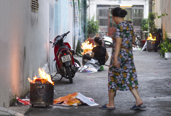 2 Dot Vang Ma Nghi Dieu Gi