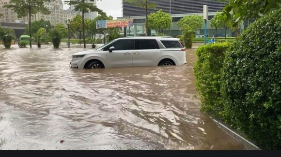 4 Mua Ky Luc Keo Dai Duong Pho Ha Noi Nhieu Noi Menh Mong Nuoc