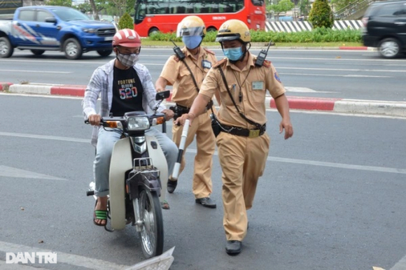 1 Cong An Khong Duoc Doa Nat Dan Phai Tim Hieu Ky Khi Ket Ban Tren Mang