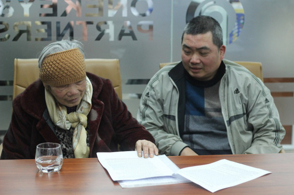 1 Ba Me Con Cu Ba 85 Tuoi Duoc Boi Thuong 5 Ti Sau 30 Nam Rong Ra Keu Oan Toi Giet Nguoi