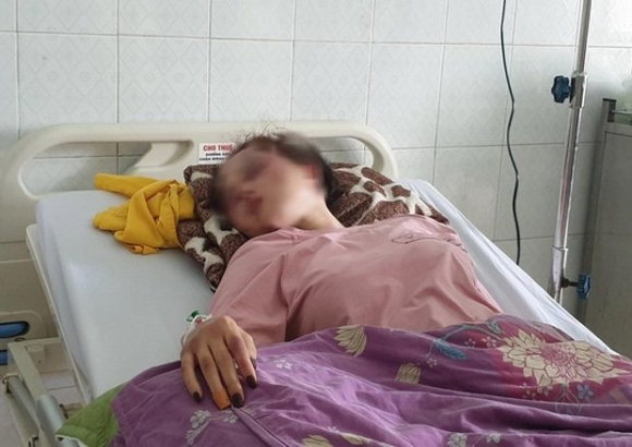 1 Cong An Vao Cuoc Vu Can Bo Qltt Danh Ban Gai Da Man Vi Hat Song Ca Voi Nguoi Khac