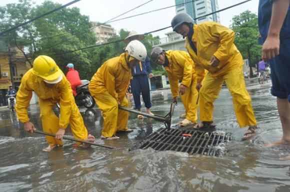 2 Ha Noi Mua To La Ngap Cong Ty Thoat Nuoc Duoc De Nghi Tang Huan Chuong Lao Dong Hang Ba