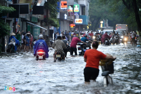 3 Ha Noi Mua To La Ngap Cong Ty Thoat Nuoc Duoc De Nghi Tang Huan Chuong Lao Dong Hang Ba