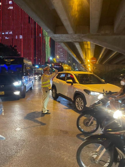 5 Un Un Tung Doan Nguoi Roi Thu Do Trong Dem Ve Que Nghi Le 2 9